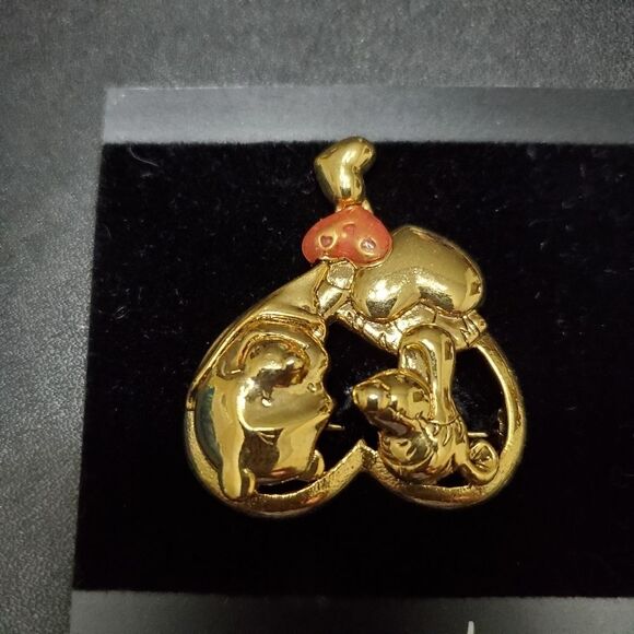 *Sale* Disney Gold tone Winnie & Tigger brooch - Picture 4 of 8